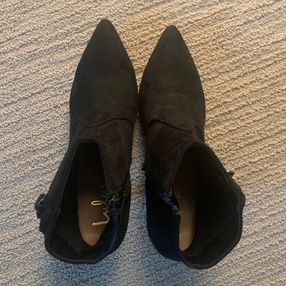 Lulu’s black fringe booties - Picture 2 of 6